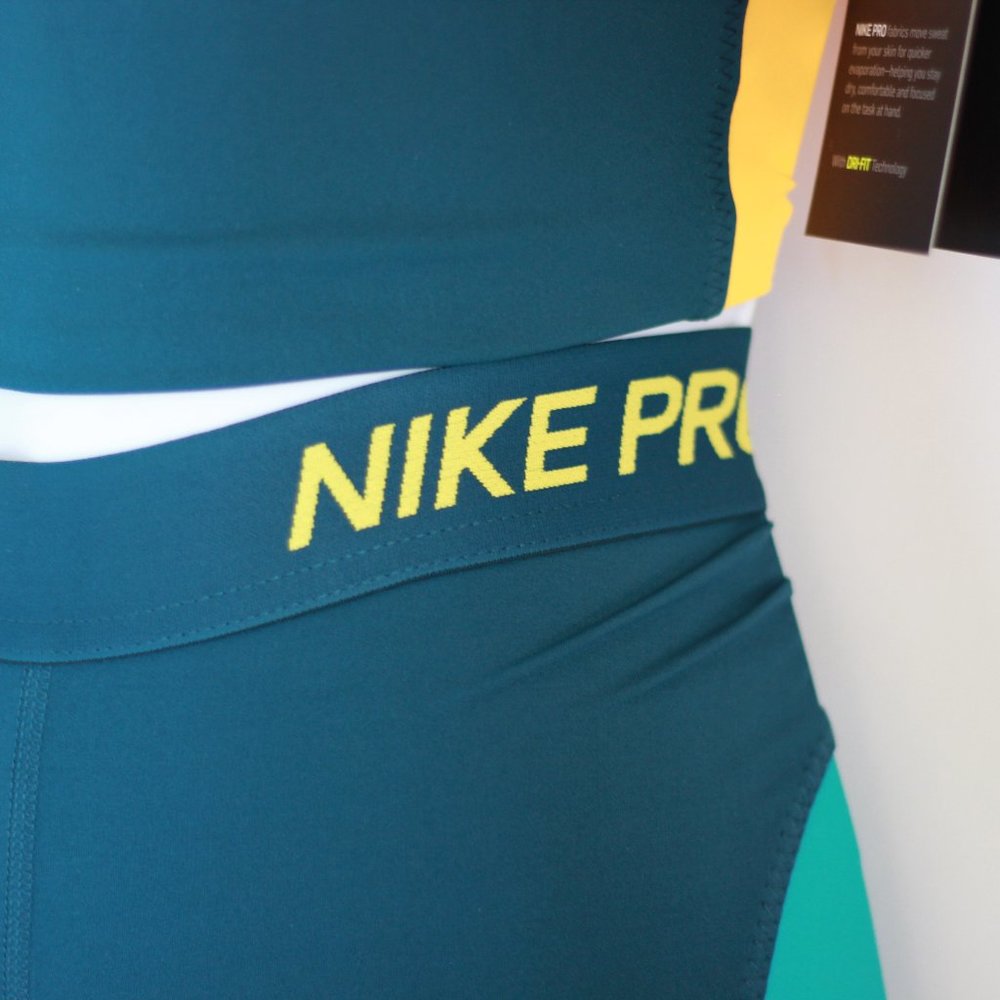 🔥𝐒𝐎𝐋𝐃 𝐎𝐔𝐓🔥 - Picture 2 of 9